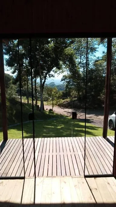 Casa de Férias Cabana Em Meio A Natureza Com Piscina. Vila Rodeio